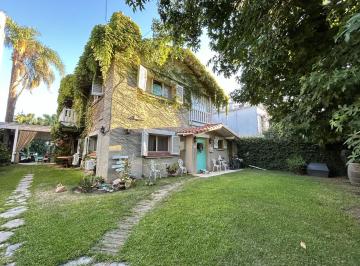 Casa · 300m² · 6 Ambientes · 3 Cocheras · Casa en Venta con Jardín y Pileta en Casco Histórico de San Isidro
