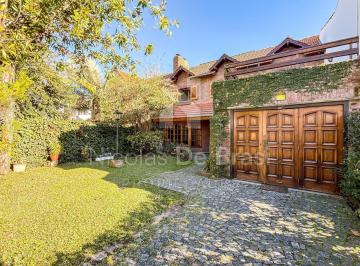 Casa · 272m² · 4 Ambientes · 1 Cochera · Venta Casa 3 Dorm. Jardin Pileta en Martínez, Vías a Libertador