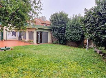 Casa · 210m² · 6 Ambientes · 3 Cocheras · Venta Casa Multifamiliar, Cochera. Don Bosco