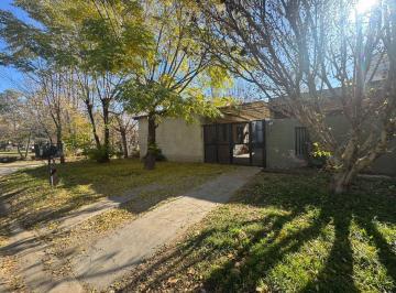 Casa · 212m² · 9 Ambientes · 2 Cocheras · Casa en Venta, Bº Jardines del Rey