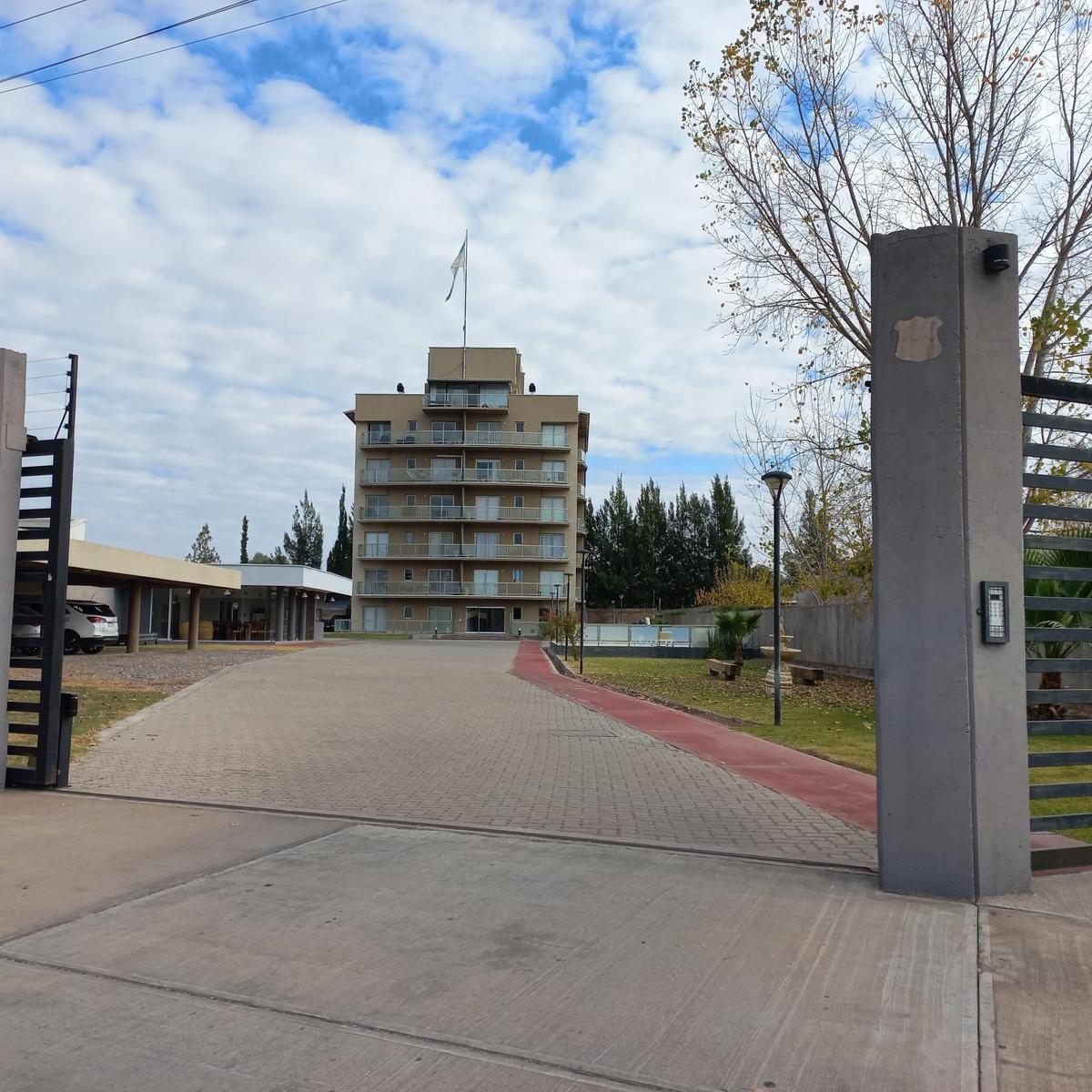 Departamento en Torre Dean Funes - Alquiler
