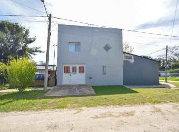 Casa · 196m² · 4 Ambientes · 1 Cochera · Venta Casa 4 Amb Mas Quincho Apto Credito
