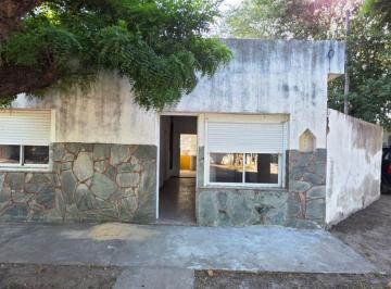 FAE-FAE-981_2 · Casa 2 Dorm.. | Roca
