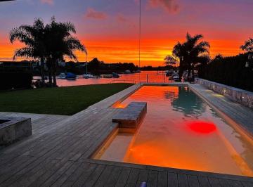 Casa · 360m² · 5 Ambientes · 1 Cochera · Casa en Venta en San Isidro Labrador, Villanueva, Tigre