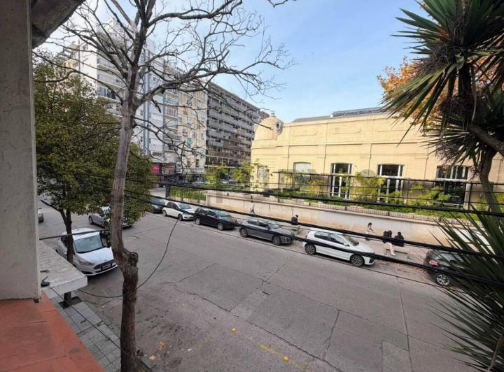 Departamento · 140m² · 8 Ambientes