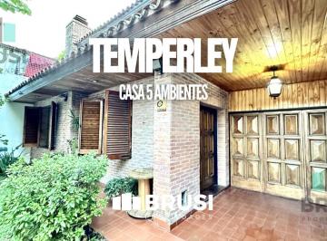 Casa · 145m² · 5 Ambientes · 2 Cocheras · Casa en Venta en Temperley - 5 Ambientes