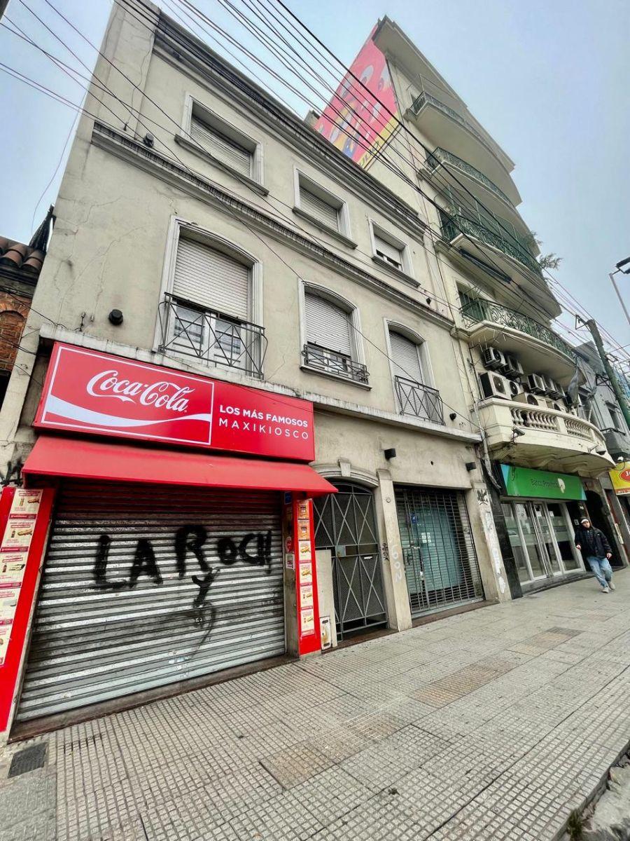 Avenida Hipólito Yrigoyen 4276