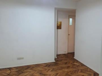 Departamento de 2 ambientes, Villa General Mitre · Departamento de 2 Amb. Luminoso Bien Ubicado.
