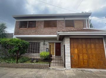 Casa · 165m² · 4 Ambientes · 1 Cochera · Casa a La Venta en Ituzaingo Norte