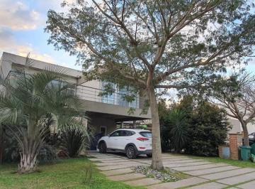 Casa · 260m² · 5 Ambientes · 1 Cochera · Casa en Venta en Los Lagos, Nordelta, Tigre