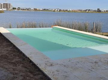 Casa · 239m² · 5 Ambientes · 1 Cochera · Casa en Venta en Muelles, Puertos, Escobar