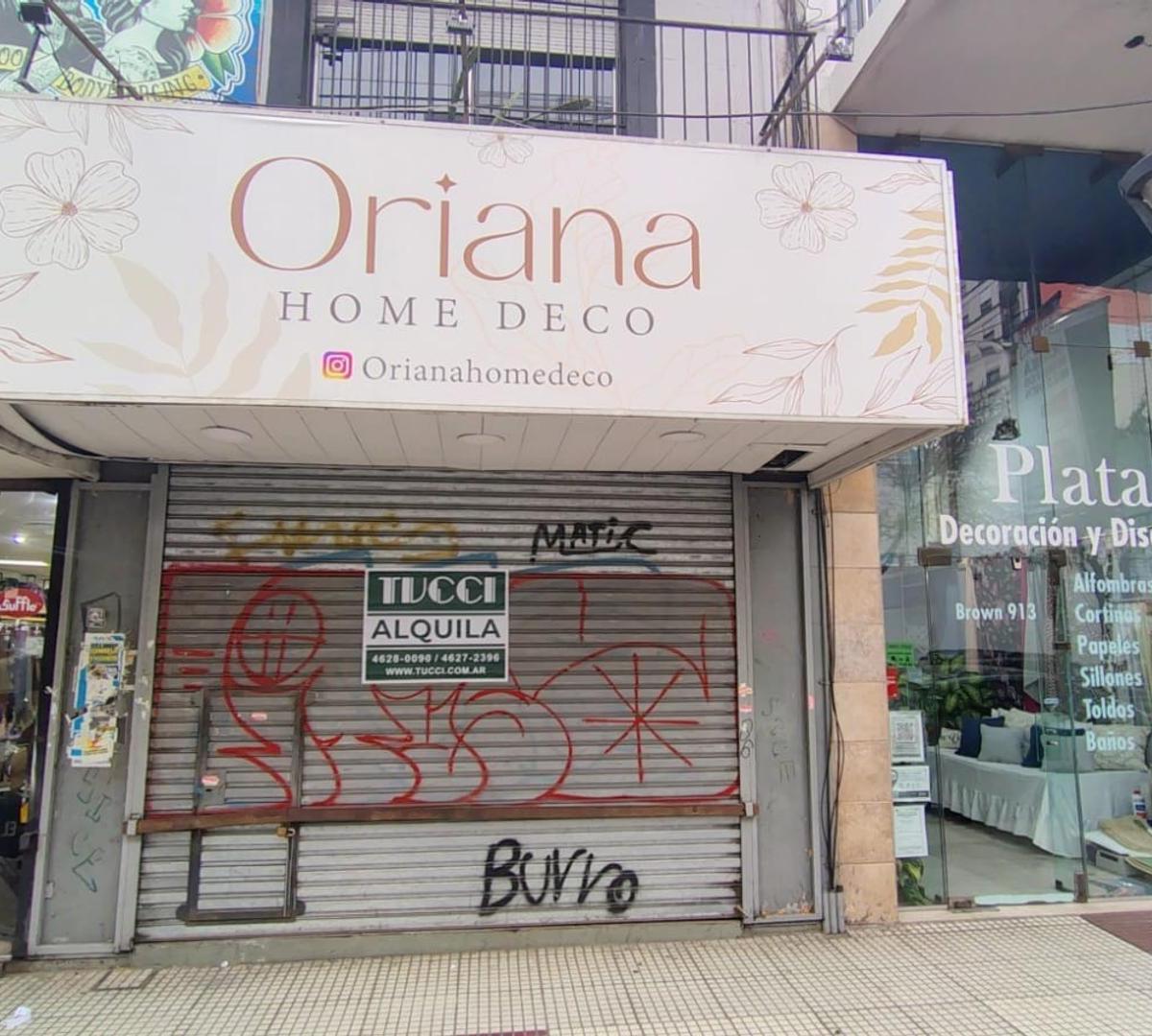 Brown 900, Morón, Morón