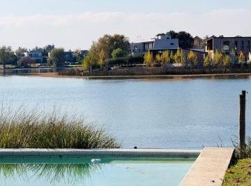 Casa · 260m² · 5 Ambientes · 1 Cochera · Casa en Venta en San Marco, Villanueva, Tigre