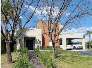 Casa · 267m² · 6 Ambientes · 2 Cocheras · Casa en Alquiler en Santa Catalina, Villanueva, Tigre