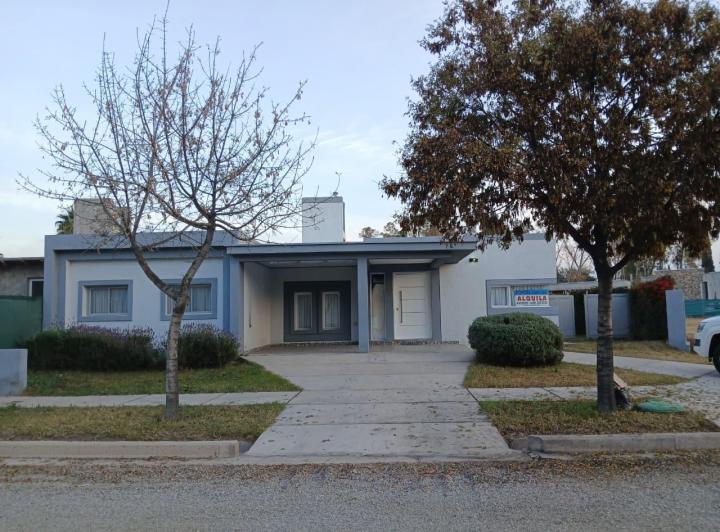 Casa · 130m² · 2 Dormitorios · 1 Cochera