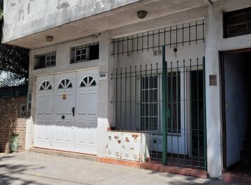 PH · 80m² · 3 Ambientes · 1 Cochera · Alquiler Casa con Cochera y Patio - Ituzaingó Norte