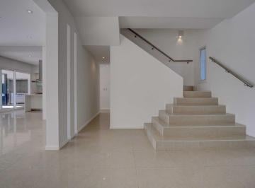 Casa · 520m² · 8 Ambientes · 3 Cocheras · Casa en Alquiler en El Yacht, Nordelta, Tigre