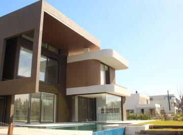 Casa · 500m² · 6 Ambientes · 2 Cocheras · Casa en Venta en El Yacht, Nordelta, Tigre