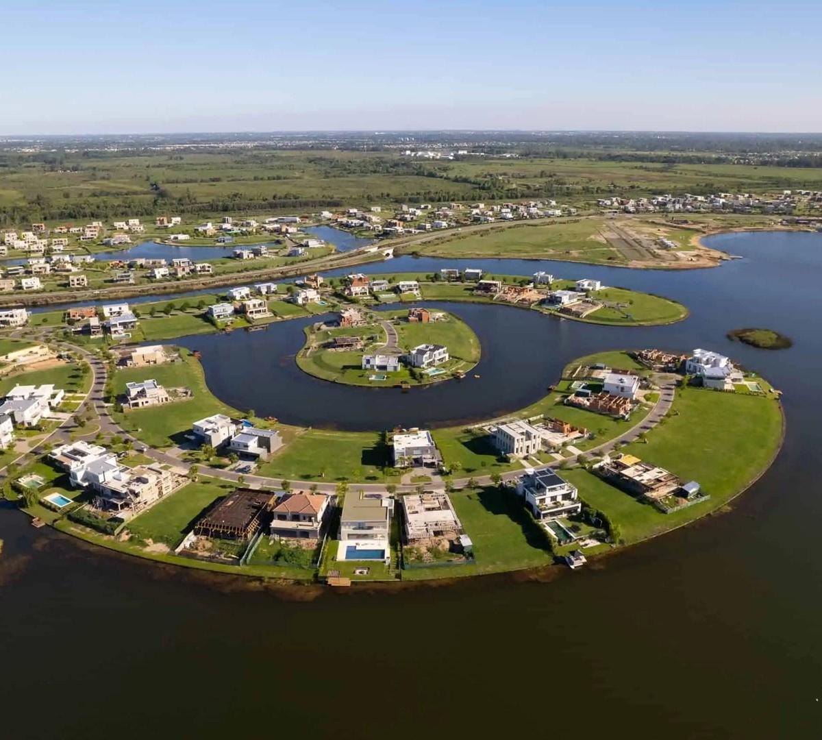 Casa en venta y alquiler en Marinas 5 dormitorios, Puertos 100