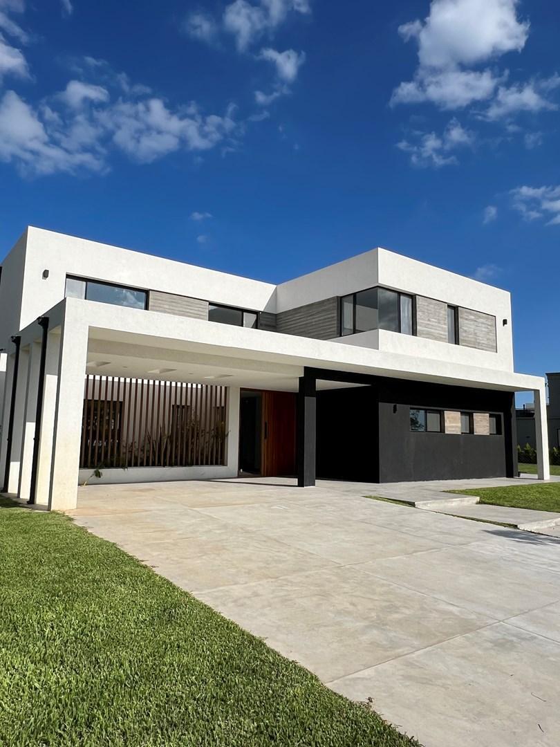 Casa en Venta en Muelles 4 dormitorios, Puertos del Lago 100