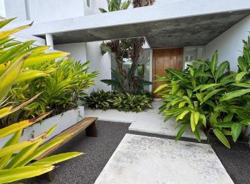 Casa de 7 ambientes, Tigre · Casa Al Agua Alquiler en Barbarita