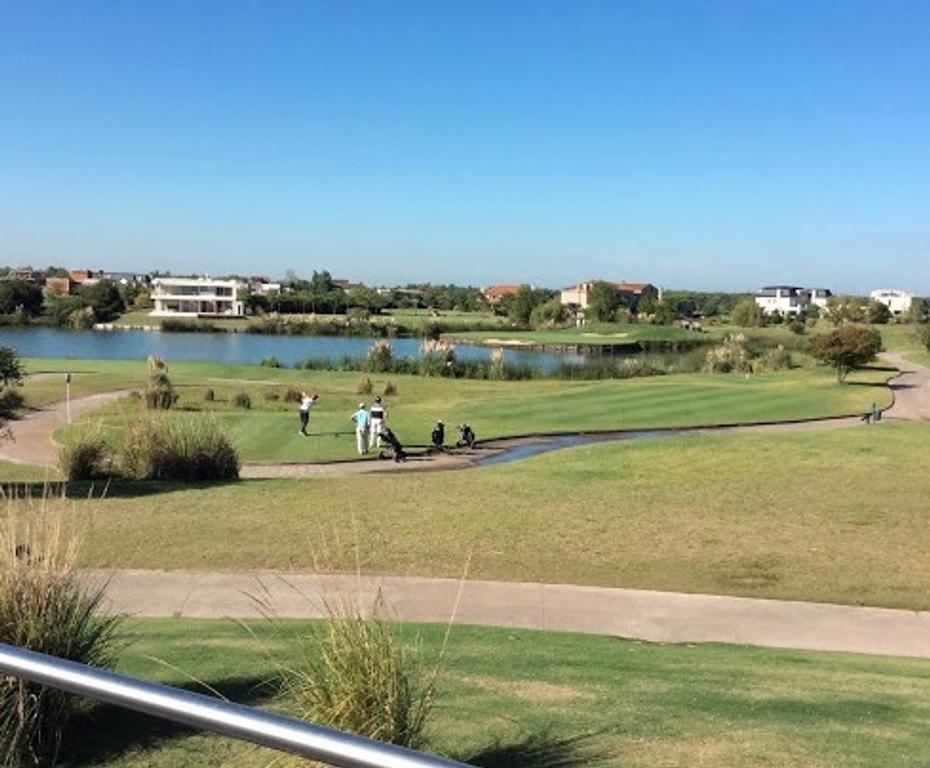 Lote en Venta a la laguna central en El Golf, Nordelta 100,  El Golf, Nordelta