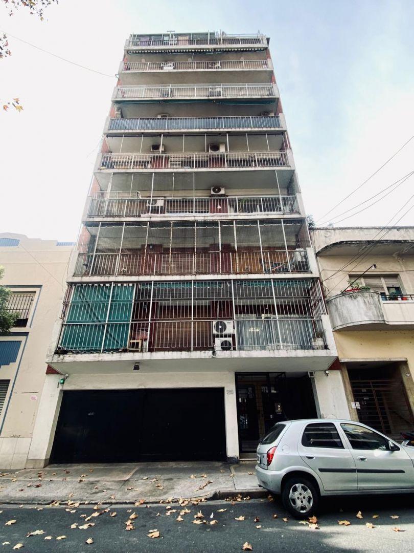 LAUTARO 172. Entre Alberdi, Juan B., Av. y Falcon, Ramon L., Cor.