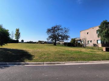 Terreno · 895m² · Terreno Interno en Venta con Orientación Noreste en San Sebastian Área 2