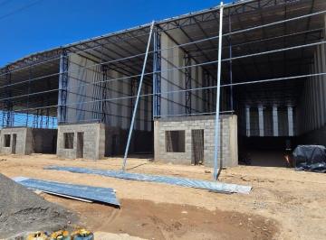 Bodega-Galpón · 420m² · 1 Cochera · Galpones Industriales - Parque Perón (Guernica)