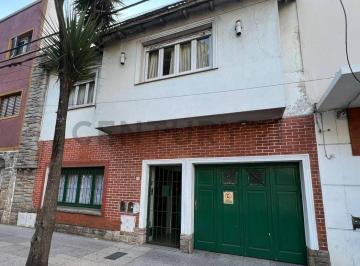 Local comercial · 272m² · 10 Dormitorios · 1 Cochera · Venta Propiedad en Block. Alto Potencial de Desarrollo E Inversión. Zona Paseo Aldrey