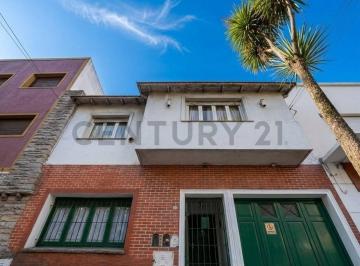 Local comercial · 272m² · 10 Dormitorios · 1 Cochera · Venta Propiedad en Block. Alto Potencial de Desarrollo E Inversión. Zona Paseo Aldrey