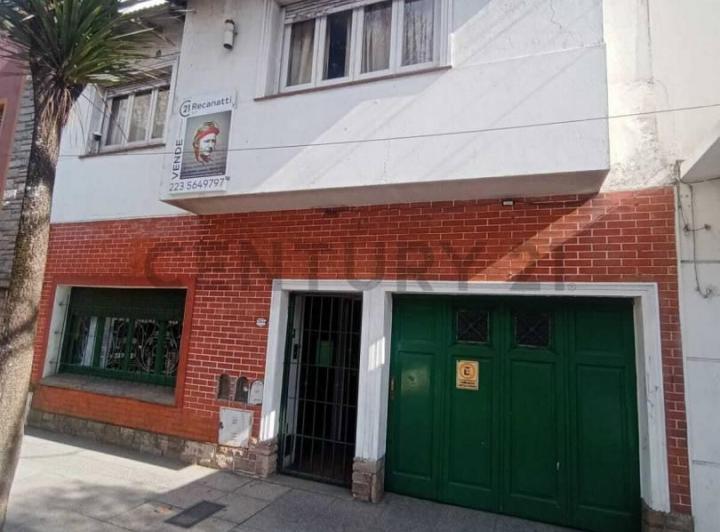 Local comercial · 272m² · 10 Dormitorios · 1 Cochera
