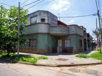 PH · 160m² · 7 Ambientes · Venta PH con Dos Unidades en Haedo Sur.