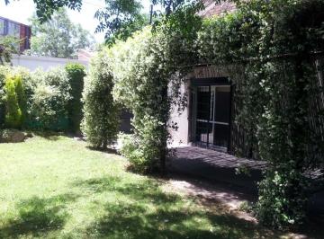 Casa · 130m² · 5 Ambientes · 2 Cocheras · Alquiler Casa Pje Kelesek
