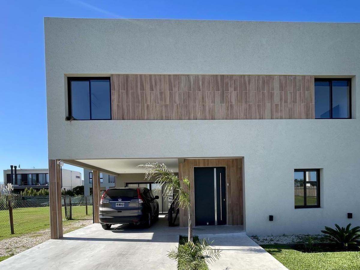 Casa en venta en Vila Marina II 4 dormitorios, Villanueva 100