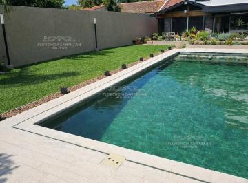 Casa · 255m² · 5 Ambientes · 1 Cochera · Casa en Venta en Lomas de Zamora, G. B. a. Zona Sur, Argentina
