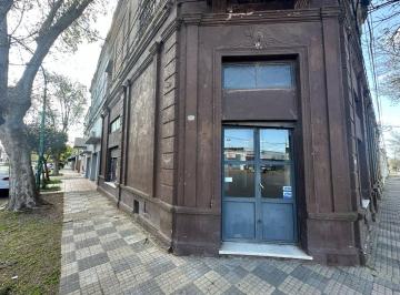Local comercial de 6 ambientes, Capitán Sarmiento · Local Comercial en Esquina Capitan Samiento