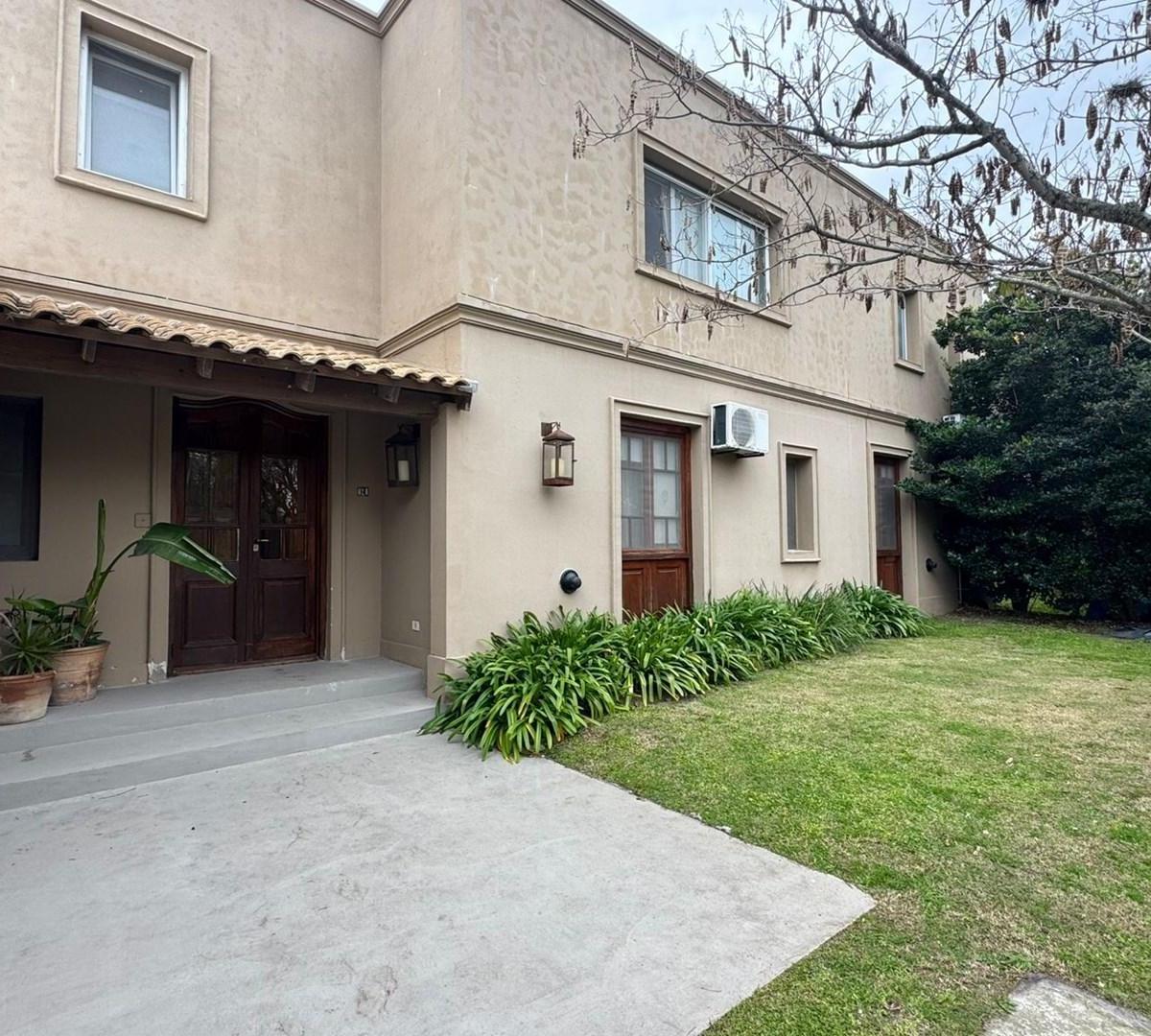 Casa en Venta y en Santa Bárbara 3 dormitorios, General Pacheco 100