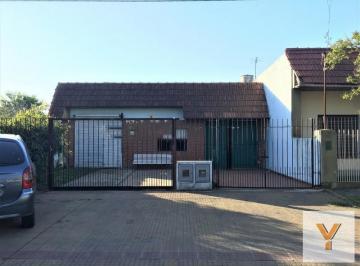 Casa · 150m² · 8 Ambientes · 3 Cocheras · Casas en Venta - 6 Dorm. 3 Baños - Cocheras - 150 m² - Tolosa, La Plata