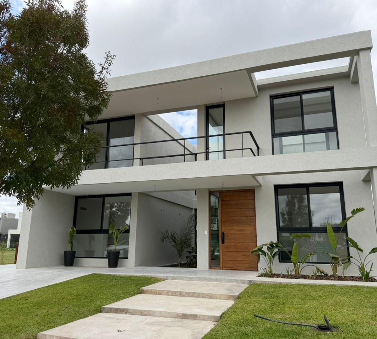 Casa en Venta en Carpinchos 4 dormitorios, Nordelta 100