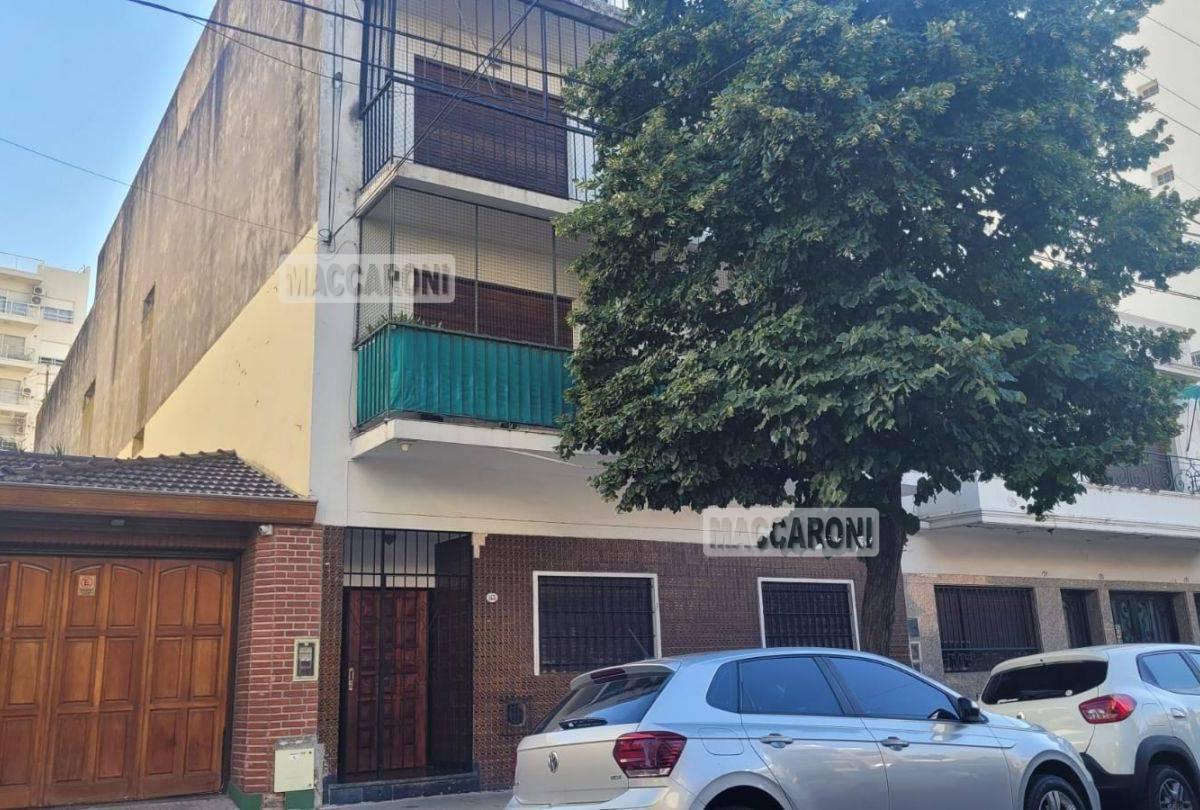 OLIDEN 1431. Entre Av Alberdi J.b y Manuel Artigas