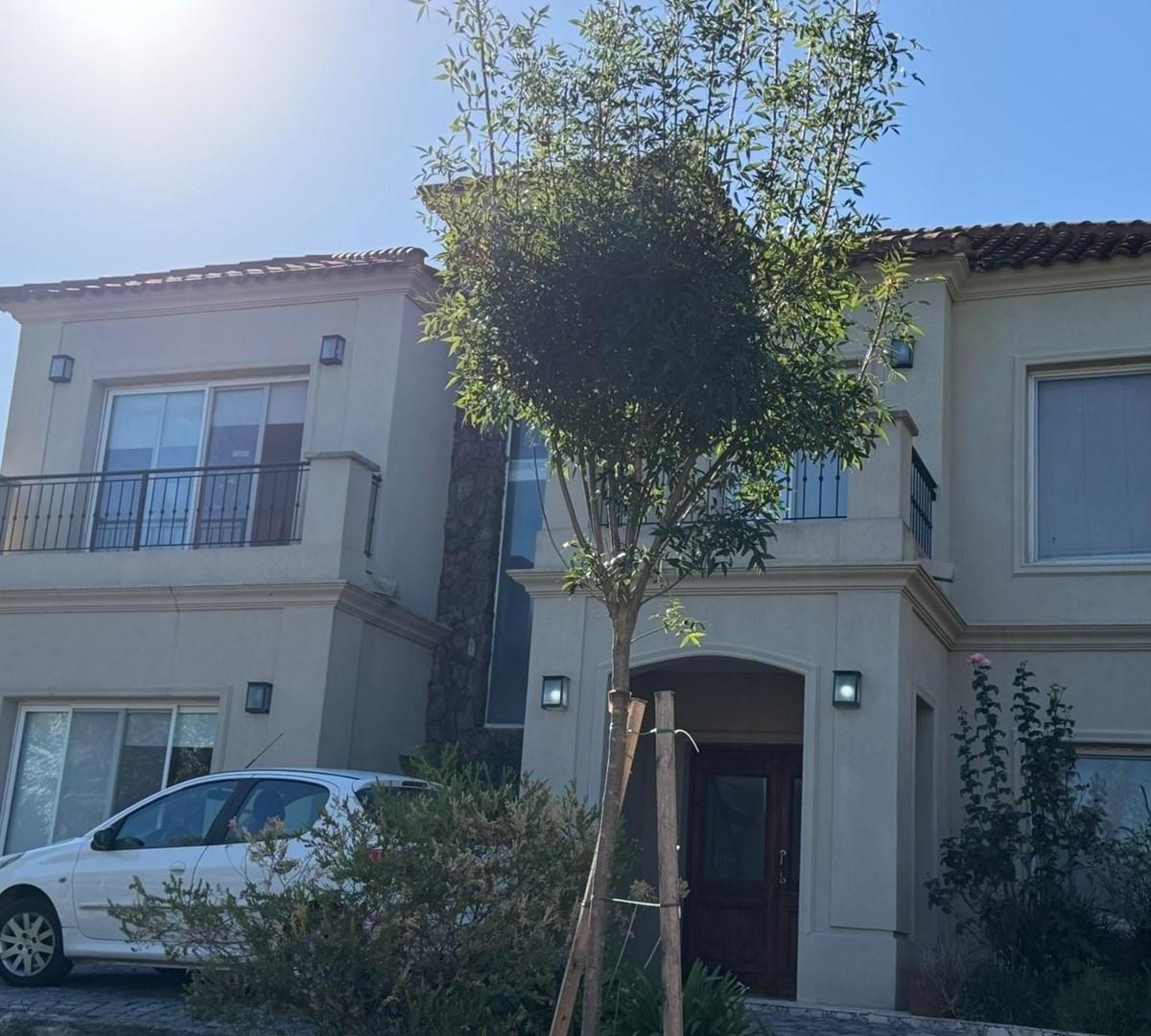 Casa en Alquiler y Venta en San Marco 3 dormitorios, Villanueva 100
