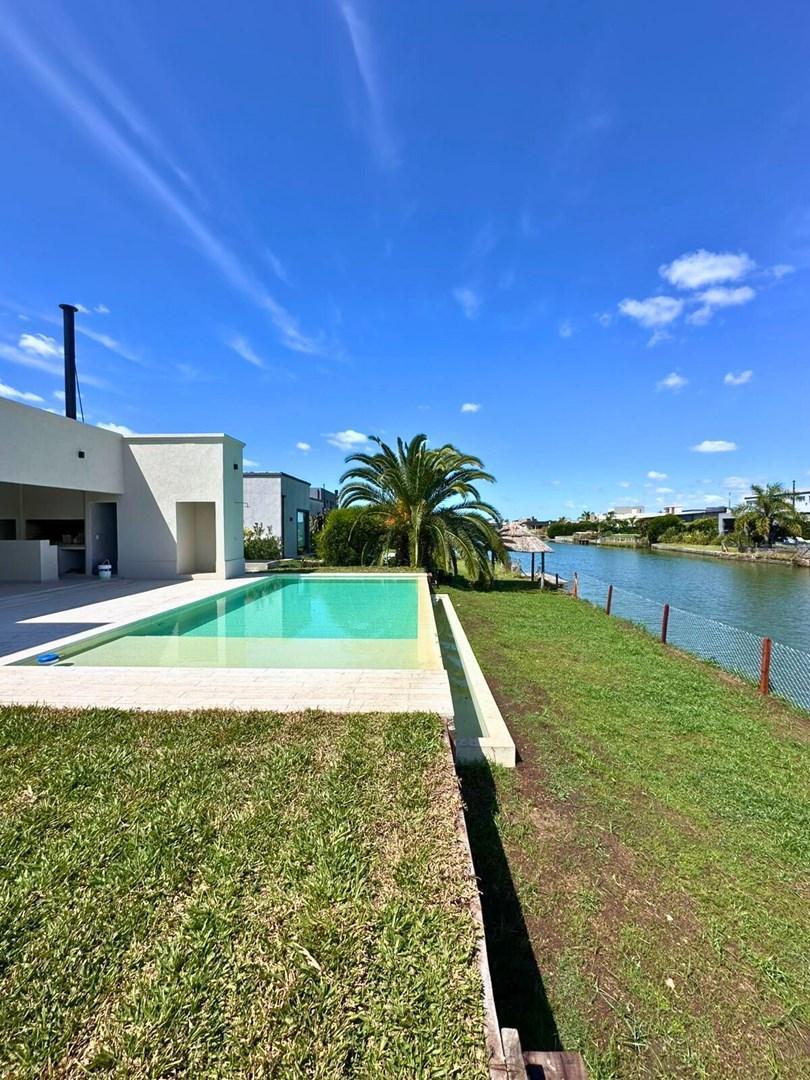 Casa a la Venta con Renta en Santa Isabel 3 dormitorios, Escobar 100