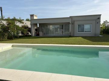 Casa · 206m² · 5 Ambientes · 4 Cocheras · Casa en Alquiler en El Naudir, Escobar, G. B. a. Zona Norte