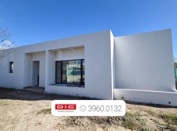 Casa · 140m² · 4 Ambientes · 1 Cochera · Terreno en Ingeniero Maschwitz