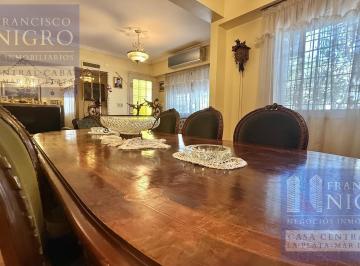 Casa · 159m² · 4 Ambientes · 2 Cocheras · Venta Casa de 4 Ambientes con Cochera en Chacarita - Usam