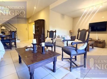 Casa · 170m² · 4 Ambientes · 1 Cochera · Casa en Villa del Parque