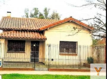 Casa · 96m² · 5 Ambientes · Casa en Venta - 3 Dorm. 2 Baños - Alejandro Korn