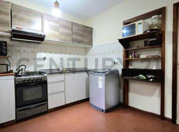 Casa · 80m² · 4 Ambientes · 1 Cochera · Venta Casa Duplex 4 Amb Monte Castro