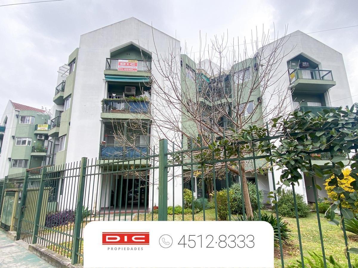 Castelli al 6400 Esquina Cosme Argerich
